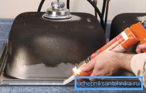 Fotoğrafta - kase gemide dolgu macunu Fotoğrafta - kase gemide dolgu macunu
