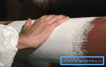 Fotoğrafta - yalıtım boyası uygulaması Fotoğrafta - yalıtım boyası uygulaması