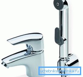 Fotoğrafta: sistem, geleneksel bir karıştırıcıdan, esnek astarlı özel bir sulama kabı içerdiğinden farklıdır Fotoğrafta: sistem, geleneksel bir karıştırıcıdan, esnek astarlı özel bir sulama kabı içerdiğinden farklıdır