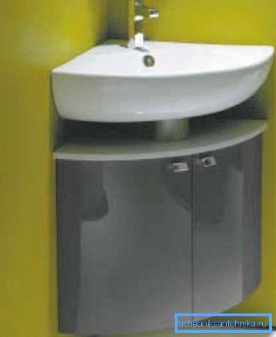 Köşe lavabo ile fotoğraf asılı mobilya Köşe lavabo ile fotoğraf asılı mobilya