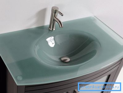 Fotoğraf buzlu temperli cam lavabo modelini göstermektedir. Fotoğraf buzlu temperli cam lavabo modelini göstermektedir.