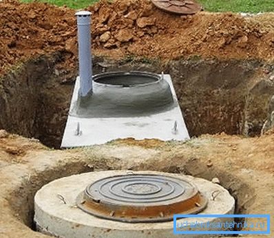 Fotoğraf, septik tankın cihazını ve betonarme halkaların kuyucuklarını göstermektedir. Fotoğraf, septik tankın cihazını ve betonarme halkaların kuyucuklarını göstermektedir.