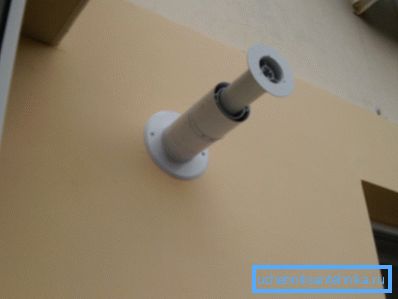 Fotoğrafta, egzoz gazlarının zorla deşarjı Fotoğrafta, egzoz gazlarının zorla deşarjı