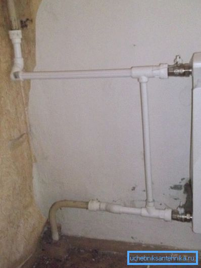 Fotoğraf, tek taraflı boru düzenlemesine sahip bir versiyonu göstermektedir. Fotoğraf, tek taraflı boru düzenlemesine sahip bir versiyonu göstermektedir.