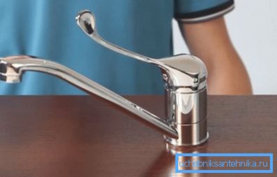 Fotoğrafta - standart karıştırıcı dirsek tipi Fotoğrafta - standart karıştırıcı dirsek tipi