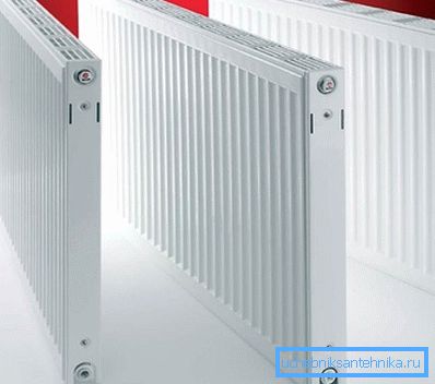 Fotoğrafta - ince çelik panel radyatörler Fotoğrafta - ince çelik panel radyatörler