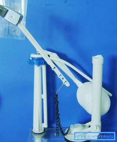 Fotoğraf, ray üzerinde bir şamandıra ile geleneksel bir tetikleme mekanizmasını göstermektedir.