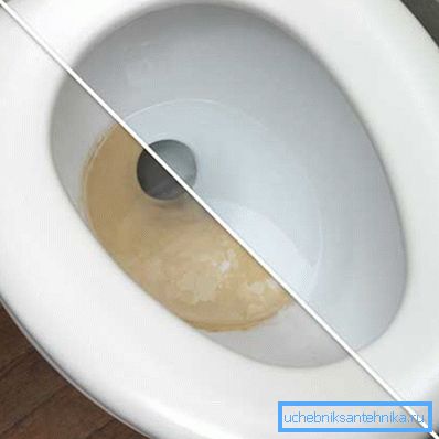 Fotoğrafta - tuvalet temizliği öncesi ve sonrası. Fotoğrafta - tuvalet temizliği öncesi ve sonrası.