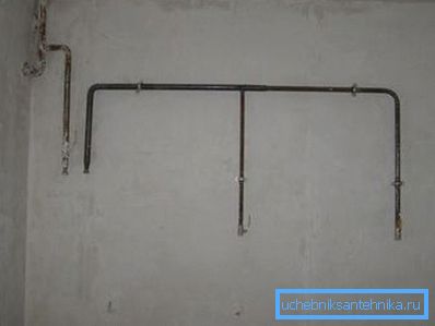 Fotoğrafta: gerekli gaz boru hattı konfigürasyonunu kaynatmak için cihazların mutfakta nasıl bulunacağını bilmek önemlidir. Fotoğrafta: gerekli gaz boru hattı konfigürasyonunu kaynatmak için cihazların mutfakta nasıl bulunacağını bilmek önemlidir.