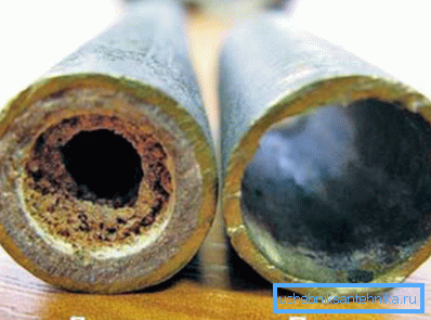Fotoğrafta: borular uzun bir çalışma süresinden sonra böyle görünebilir ve boru hatlarının temizlenmesi sistemin orijinal görünümüne geri getirilmesini sağlar. Fotoğrafta: borular uzun bir çalışma süresinden sonra böyle görünebilir ve boru hatlarının temizlenmesi sistemin orijinal görünümüne geri getirilmesini sağlar.