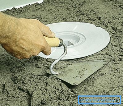 İlk çimento tabakasının uygulanması İlk çimento tabakasının uygulanması