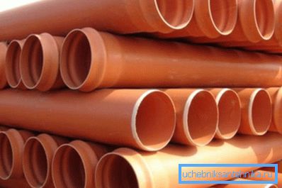 Dış plastik kanalizasyon boruları. Dış plastik kanalizasyon boruları.