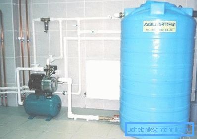 Depolama tankı ile pompa istasyonu Depolama tankı ile pompa istasyonu