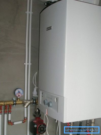 Duvara monteli gaz kazanı. Duvara monteli gaz kazanı.