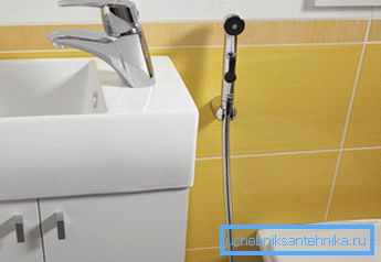 Hijyenik duşa sahip duvara monte bidet karıştırıcı, iç mekanı bozmaz Hijyenik duşa sahip duvara monte bidet karıştırıcı, iç mekanı bozmaz