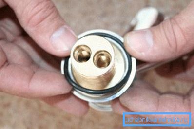 Lastik contaları unutmayınız, çünkü sadece tasarımı güvenli bir şekilde sabitlememekle kalmaz, aynı zamanda derzleri de tıkarlar. Lastik contaları unutmayınız, çünkü sadece tasarımı güvenli bir şekilde sabitlememekle kalmaz, aynı zamanda derzleri de tıkarlar.