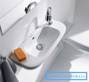 Küçük dar lavabo Küçük dar lavabo