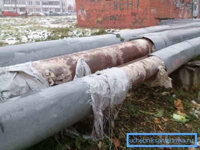 Yalıtımsız boru hatları - ana ısı kaybı kaynağı Yalıtımsız boru hatları - ana ısı kaybı kaynağı