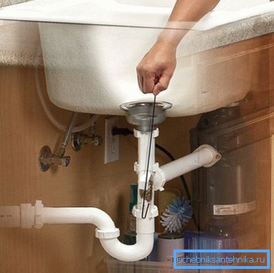 Bazı tip fişler, mash toplamaya çalıştıkları geleneksel bir tel kanca ile kolayca çıkarılabilir Bazı tip fişler, mash toplamaya çalıştıkları geleneksel bir tel kanca ile kolayca çıkarılabilir