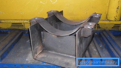 Metalden ısı tedarik boruları için sabit destek Metalden ısı tedarik boruları için sabit destek