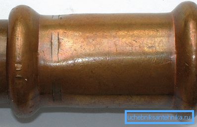 Kıvrımlı pres bağlantısı Kıvrımlı pres bağlantısı