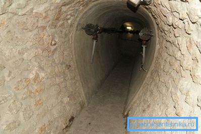 Paris'teki kanalizasyon müzesinin sergilerinden biri eski koleksiyoncunun sitesidir. Paris'teki kanalizasyon müzesinin sergilerinden biri eski koleksiyoncunun sitesidir.