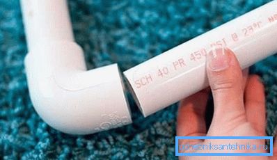 İlk montaj sırasında yapıştırıcı madde örneklerinden biri İlk montaj sırasında yapıştırıcı madde örneklerinden biri