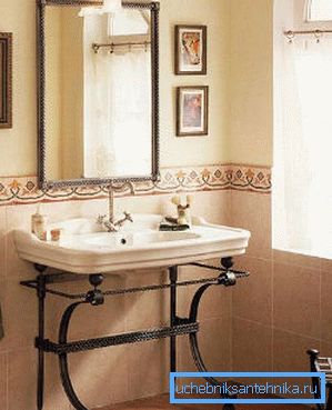 Banyoya bacaklar ile orijinal lavabo Banyoya bacaklar ile orijinal lavabo