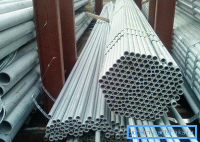 Galvanizli su boruları. Galvanizli su boruları.