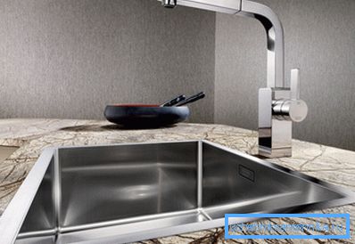 Modern iç mekanlarda galvanizli lavabo. Modern iç mekanlarda galvanizli lavabo.