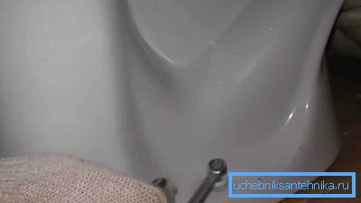 Ondürasyonu tuvaletten çıkarmadan önce, ikinci parça sökülebilir ve daha sonra yerine oturtulabilir. Ondürasyonu tuvaletten çıkarmadan önce, ikinci parça sökülebilir ve daha sonra yerine oturtulabilir.