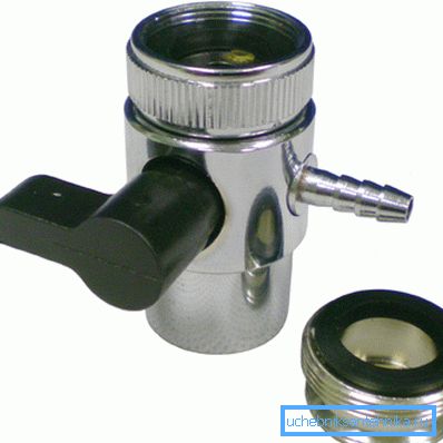 Adaptör - kademe saptırıcı, damlatıcıyı herhangi bir miksere bağlamanızı sağlar. Adaptör - kademe saptırıcı, damlatıcıyı herhangi bir miksere bağlamanızı sağlar.