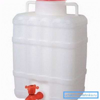 Musluk ile taşınabilir plastik su varil