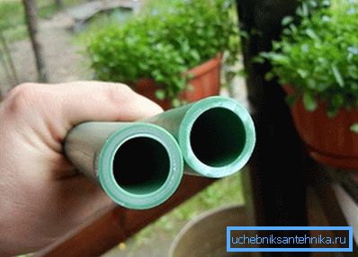 Plastik sistemler neredeyse aynı görünüme sahiptir ve sadece etiketlemede farklıdır. Plastik sistemler neredeyse aynı görünüme sahiptir ve sadece etiketlemede farklıdır.