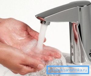 Muslukları sıcak veya soğuk suyla açtığınızda borular neden buzzlanır? Muslukları sıcak veya soğuk suyla açtığınızda borular neden buzzlanır?