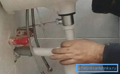 Kanalizasyon şebekesine bağlanın.