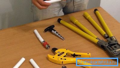 Basına ek olarak metal plastik için bir kesici almanızı tavsiye ederiz. Basına ek olarak metal plastik için bir kesici almanızı tavsiye ederiz.
