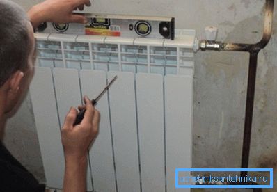Su seviyesine göre pil konumlandırma Su seviyesine göre pil konumlandırma