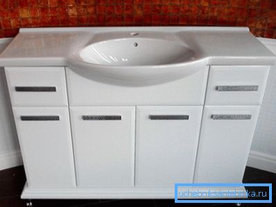 Fotoğraf modelinde sunulan geniş bir banyo için çok uygundur. Fotoğraf modelinde sunulan geniş bir banyo için çok uygundur.