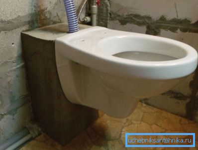 Beton blok üzerine sabitlenmiş bir kase örneği