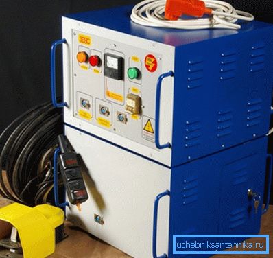 Bir elektrik tesisatı örneği. Bir elektrik tesisatı örneği.