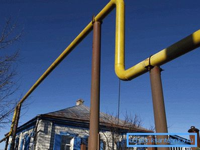 Evin yakınındaki bir gaz boru hattı örneği Evin yakınındaki bir gaz boru hattı örneği
