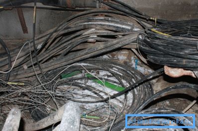 Ağ fiber ve koaksiyel kablolama ile profesyonel olmayan çalışma örneği Ağ fiber ve koaksiyel kablolama ile profesyonel olmayan çalışma örneği