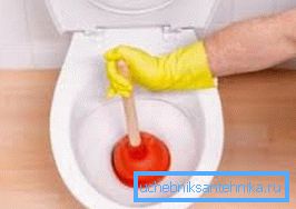 Pistonlu bir çöp tapasını delme Pistonlu bir çöp tapasını delme