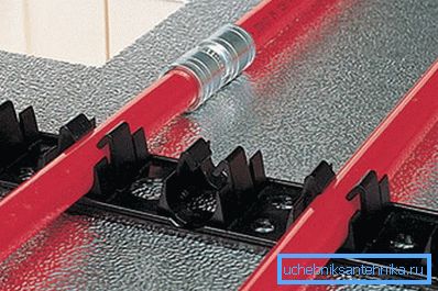 Yerden ısıtma için PVC bağlantı elemanları Yerden ısıtma için PVC bağlantı elemanları