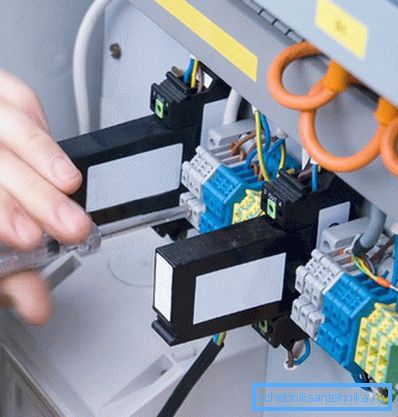 Elektrikli cihazlarla çalışmak, talimatlara uyulmasını gerektirir. Elektrikli cihazlarla çalışmak, talimatlara uyulmasını gerektirir.