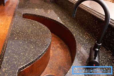 Yapay oniksten yapılmış lavabo. fotoğraf Yapay oniksten yapılmış lavabo. fotoğraf