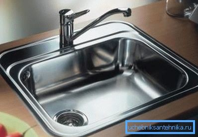 Mutfak için paslanmaz çelik lavabo - mükemmel bir seçim.