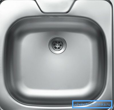Paslanmaz çelik musluk için deliksiz konsinye lavabo Paslanmaz çelik musluk için deliksiz konsinye lavabo