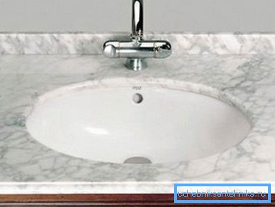 Mermer üst altında lavabo. Mermer üst altında lavabo.